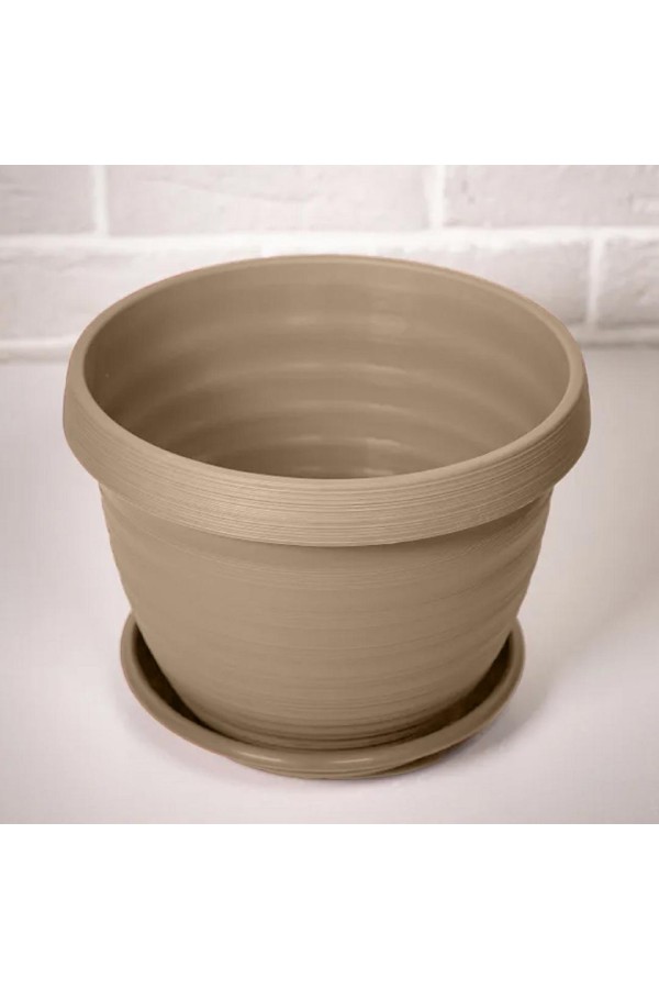 Пластиковый горшок 