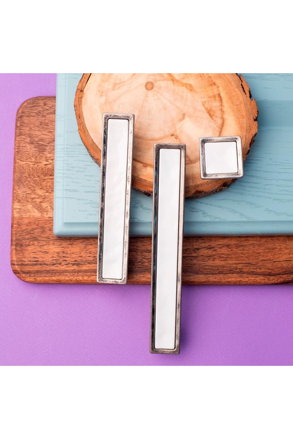 Ручка-скоба с фарфором, 96 мм, чернёный старинный цинк