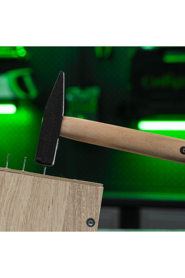 Молоток слесарный 300 г, квадратный боек, деревянная рукоятка Сибртех