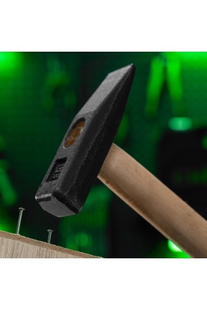 Молоток слесарный 300 г, квадратный боек, деревянная рукоятка Сибртех