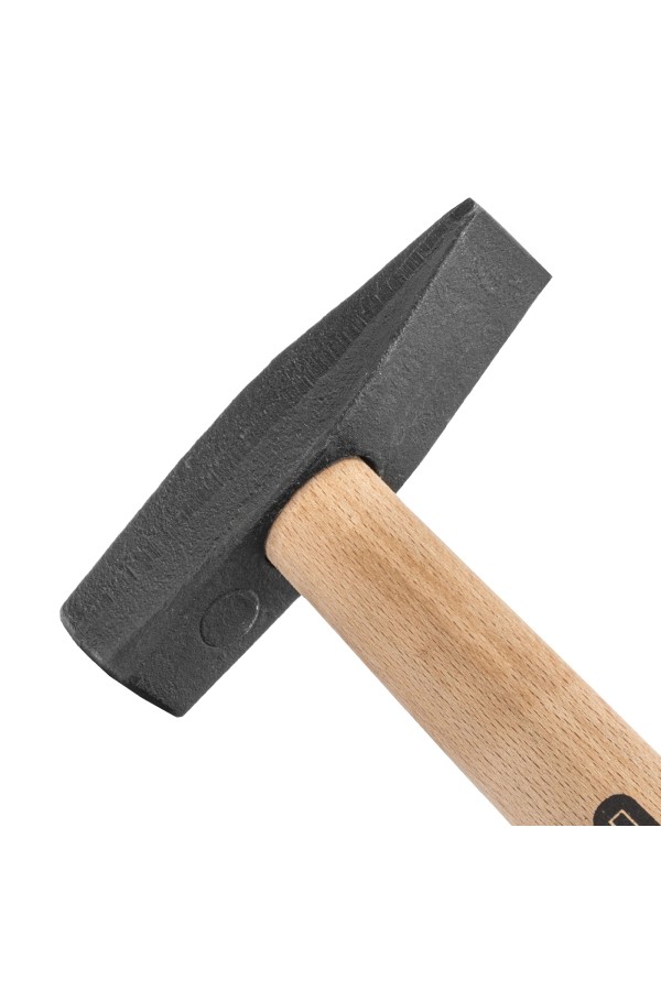 Молоток слесарный 500 г, квадратный боек, деревянная рукоятка Сибртех