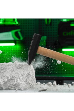 Молоток слесарный 800 г, квадратный боек, деревянная рукоятка Сибртех