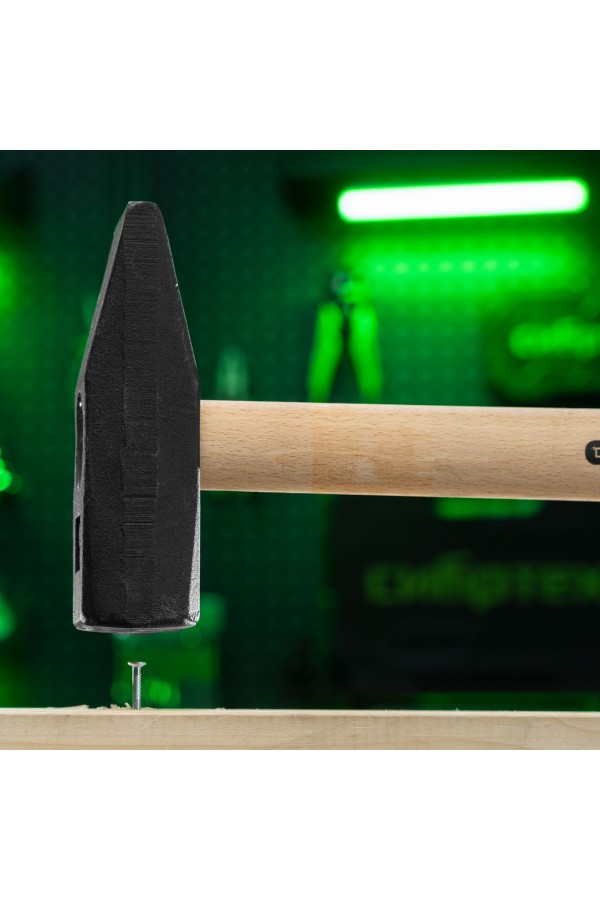 Молоток слесарный 1500 г, квадратный боек, деревянная рукоятка Сибртех