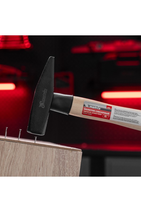 Молоток слесарный, 400 г, квадратный боек, деревянная рукоятка Matrix