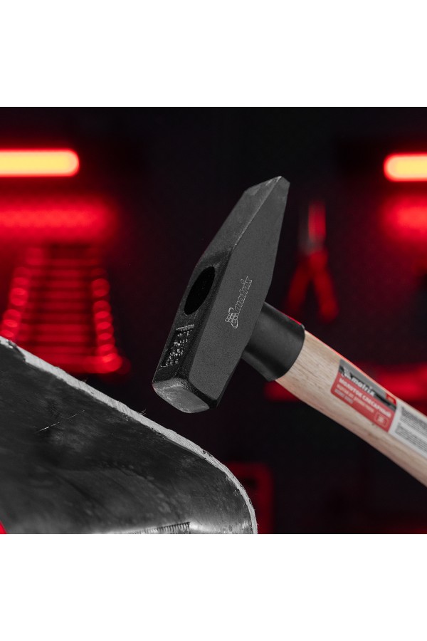 Молоток слесарный, 500 г, квадратный боек, деревянная рукоятка Matrix