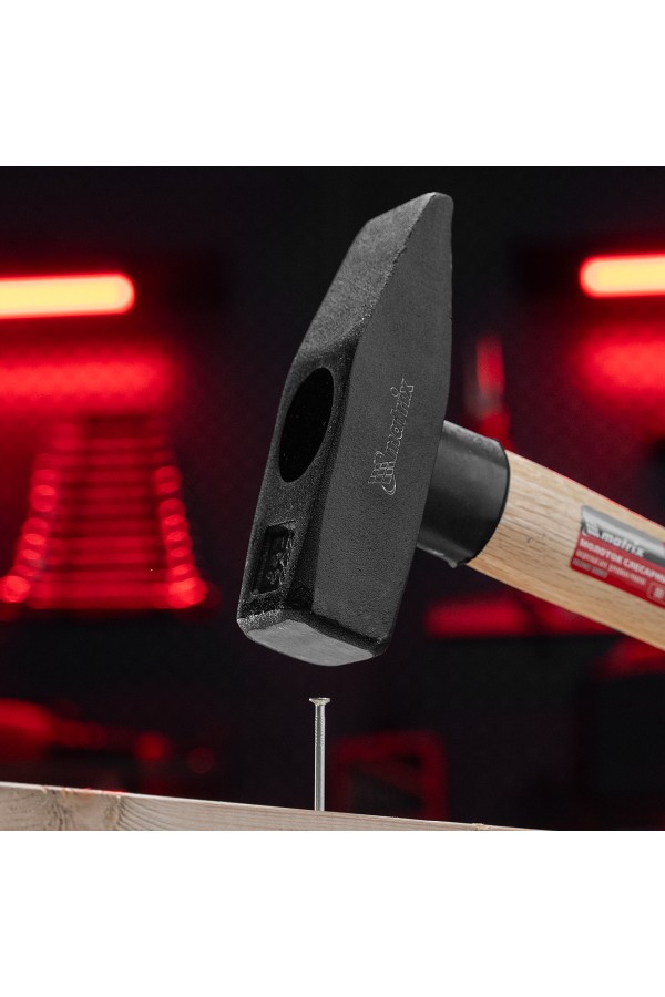 Молоток слесарный, 800 г, квадратный боек, деревянная рукоятка Matrix