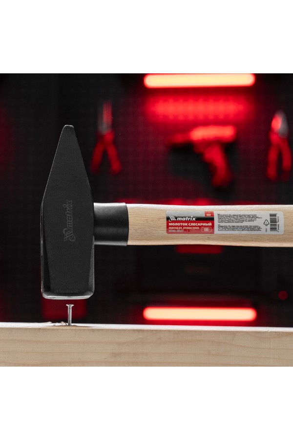 Молоток слесарный, 1500 г, квадратный боек, деревянная рукоятка Matrix