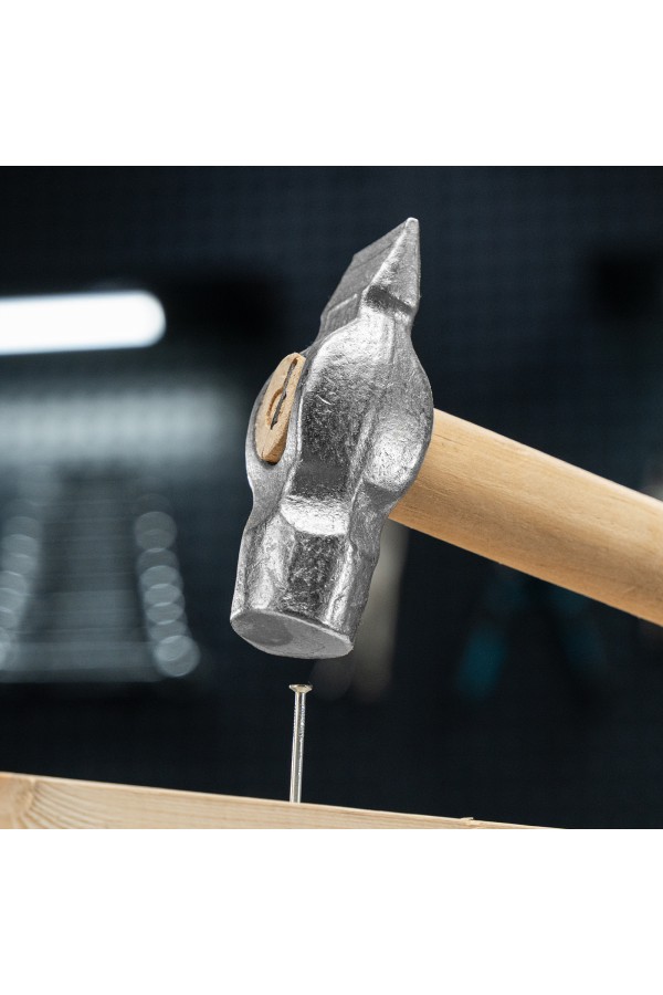 Молоток слесарный, 600 г, круглый боек, деревянная рукоятка