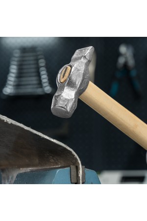 Молоток слесарный, 800 г, круглый боек, деревянная рукоятка Россия