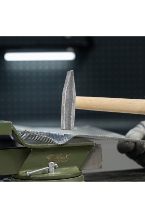 Молоток слесарный, 200 г, квадратный боек, деревянная рукоятка Россия