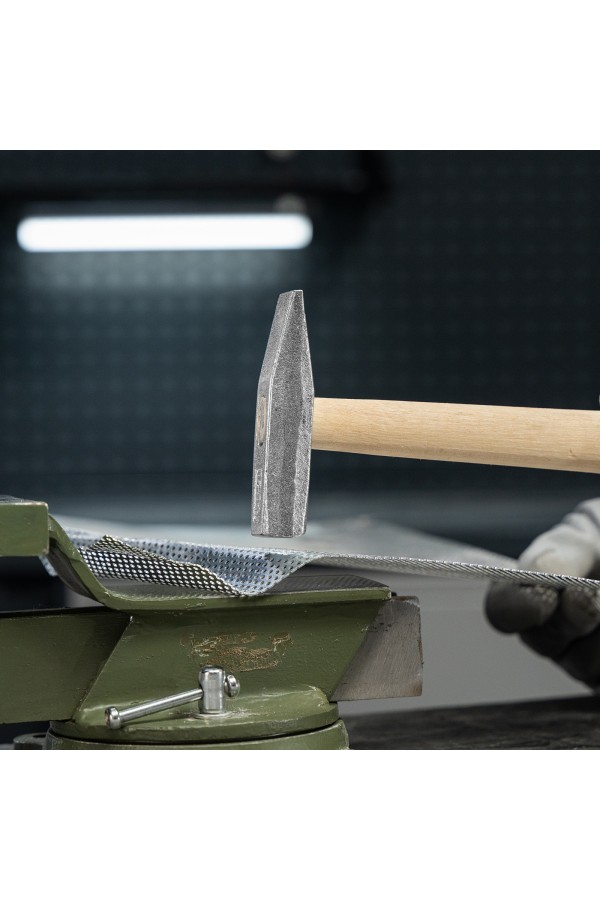 Молоток слесарный, 200 г, квадратный боек, деревянная рукоятка