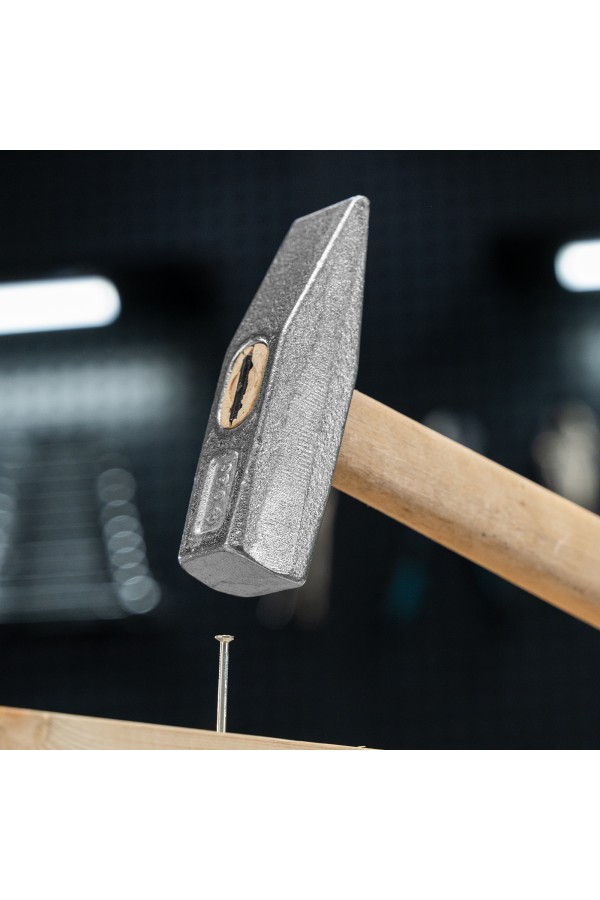 Молоток слесарный, 600 г, квадратный боек, деревянная рукоятка