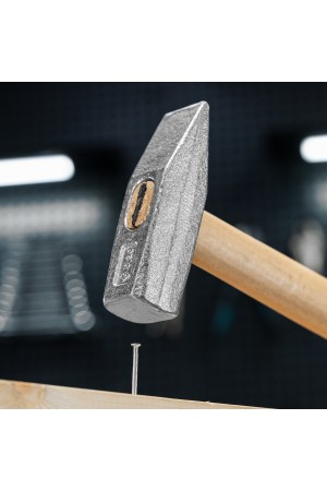 Молоток слесарный, 800 г, квадратный боек, деревянная рукоятка Россия