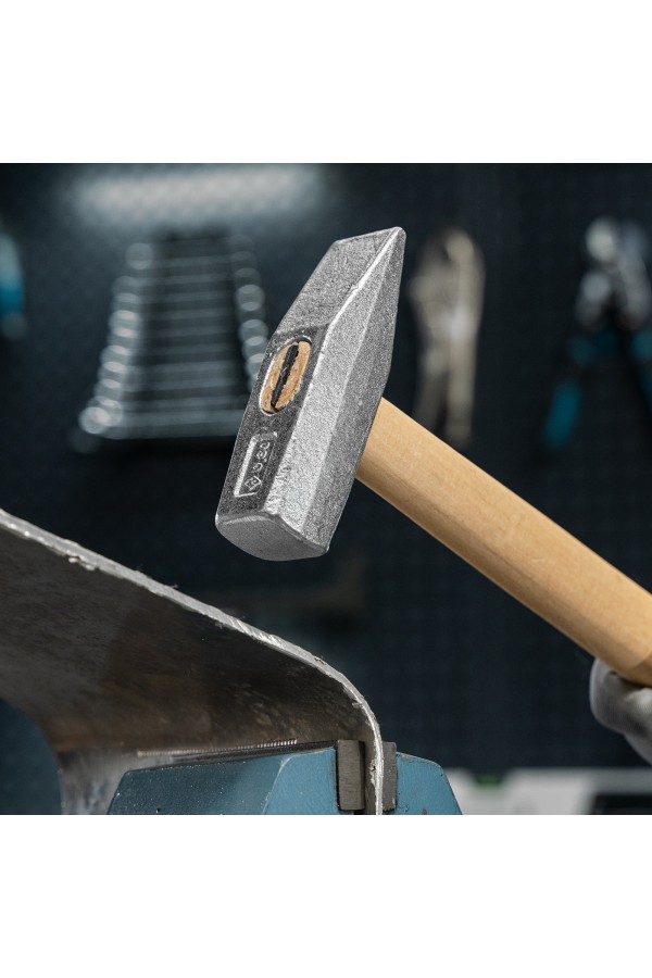 Молоток слесарный, 800 г, квадратный боек, деревянная рукоятка