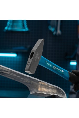 Молоток слесарный, 500 г, квадратный боек, фибергласовая обрезиненная рукоятка Gross