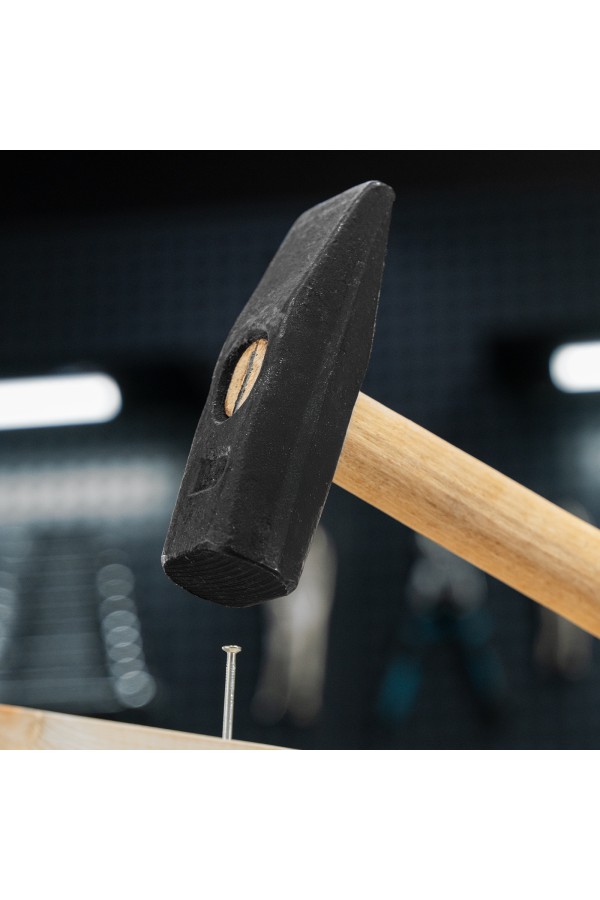 Молоток слесарный, 1000 г, квадратный боек, деревянная рукоятка