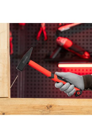 Молоток слесарный, 600 г, фибергласовая обрезиненная рукоятка Matrix