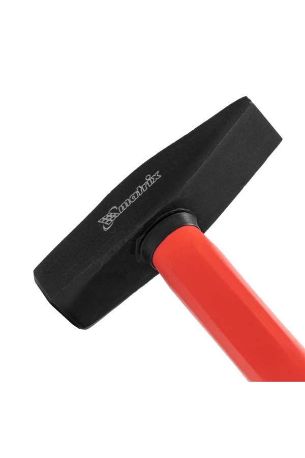 Молоток слесарный, 600 г, фибергласовая обрезиненная рукоятка Matrix