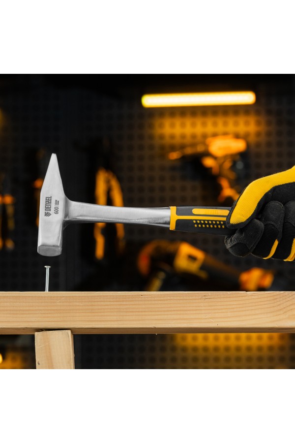 Молоток слесарный 600 г, цельнометаллический, двухкомпонентная рукоятка Denzel