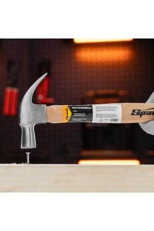 Молоток-гвоздодер, 225 г, боек 22 мм, деревянная рукоятка Sparta