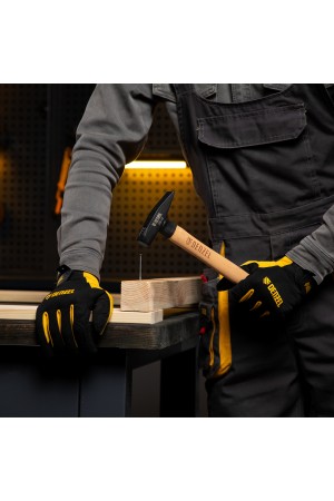 Молоток слесарный, 300 г, кованый квадратный боек, буковая рукоятка Denzel