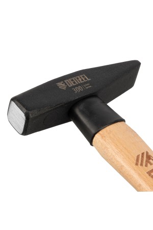 Молоток слесарный, 300 г, кованый квадратный боек, буковая рукоятка Denzel