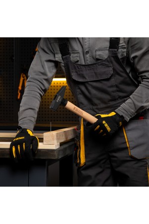 Молоток слесарный, 600 г, кованый квадратный боек, буковая рукоятка Denzel