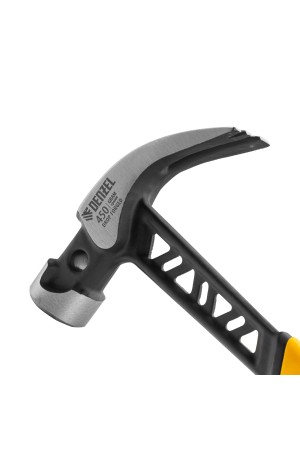 Молоток-гвоздодёр 450 г, цельнокованый,боек с магнитом, двухкомп. обрезин. рук-ка Denzel