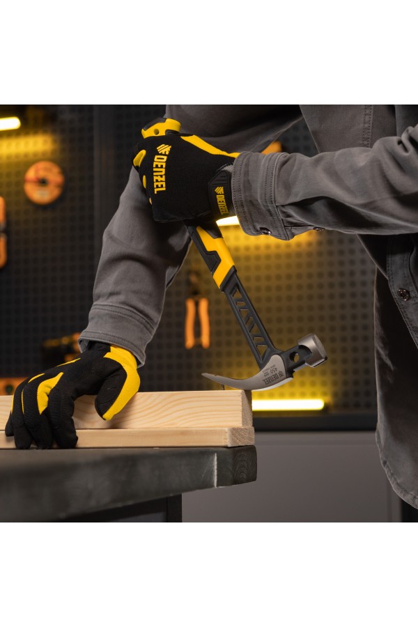 Молоток-гвоздодёр 450 г, цельнокованый,боек с магнитом, двухкомп. обрезин. рук-ка Denzel