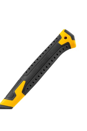 Молоток-гвоздодёр 450 г, цельнокованый,боек с магнитом, двухкомп. обрезин. рук-ка Denzel