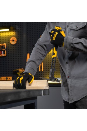 Молоток строительный 450 г, цельнокованый,боек с магнитом, двухкомп. обрезин. рук-ка Denzel