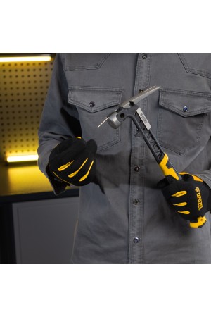 Молоток строительный 450 г, цельнокованый,боек с магнитом, двухкомп. обрезин. рук-ка Denzel