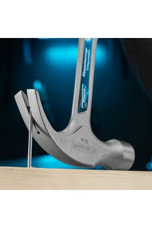 Молоток-гвоздодер, 570 г, цельнокованый, трехкомпонентная рукоятка Gross