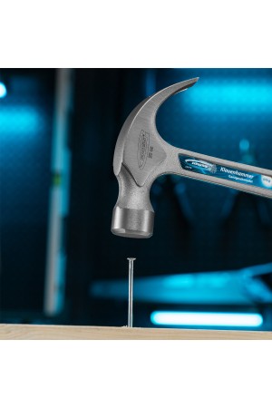 Молоток-гвоздодер, 570 г, цельнокованый, трехкомпонентная рукоятка Gross