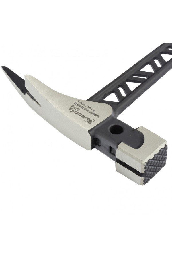 Молоток кровельщика, 600 г, цельнокованый, боек с магнитом, двухкомпонентная обрезиненная рукоятка Matrix Pro