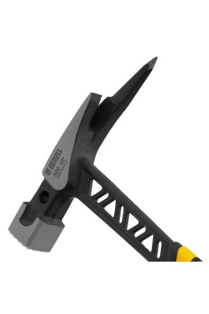 Молоток кровельщика 600 г, цельнокованый, боек с магнитом, двухкомп. обрезин. рук-ка Denzel