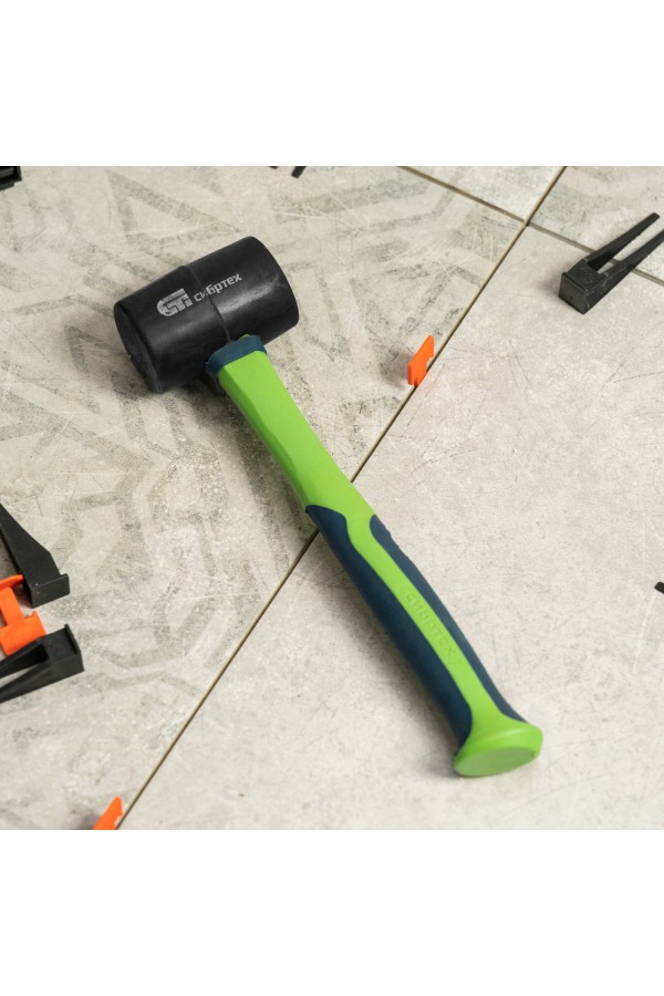 Киянка резиновая, 225 г, черная резина, фибергласовая рукоятка Сибртех