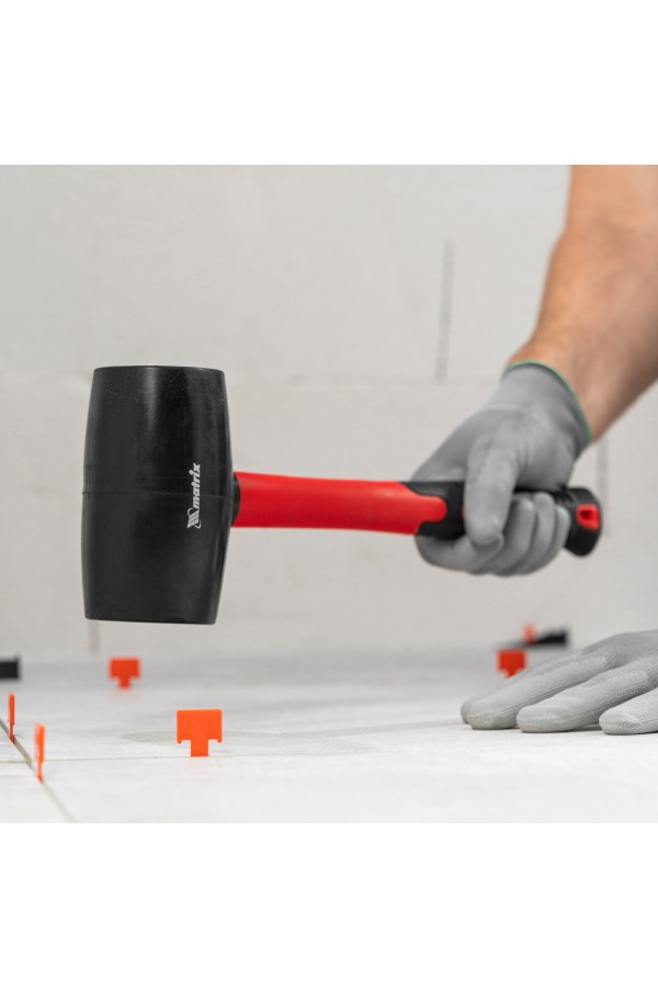 Киянка резиновая, 910 г, черная резина, фибергласовая рукоятка Matrix