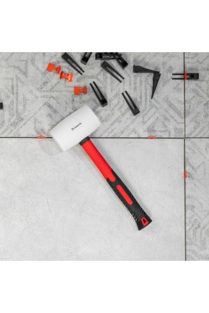 Киянка резиновая, 680 г, белая резина, фибергласовая рукоятка Matrix