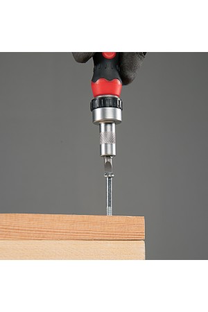 Отвертка реверсивная с набором бит и насадок торцевых, CrV, 1/4, 16 шт Matrix