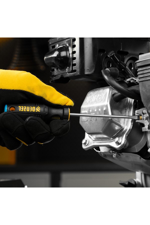 Отвертка, SL4х100 мм, S2, 3к рукоятка Denzel