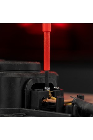 Отвертка Insulated, SL3 x 80 мм, CrMo, до 1000 В, двухкомпонентная рукоятка Matrix Professional