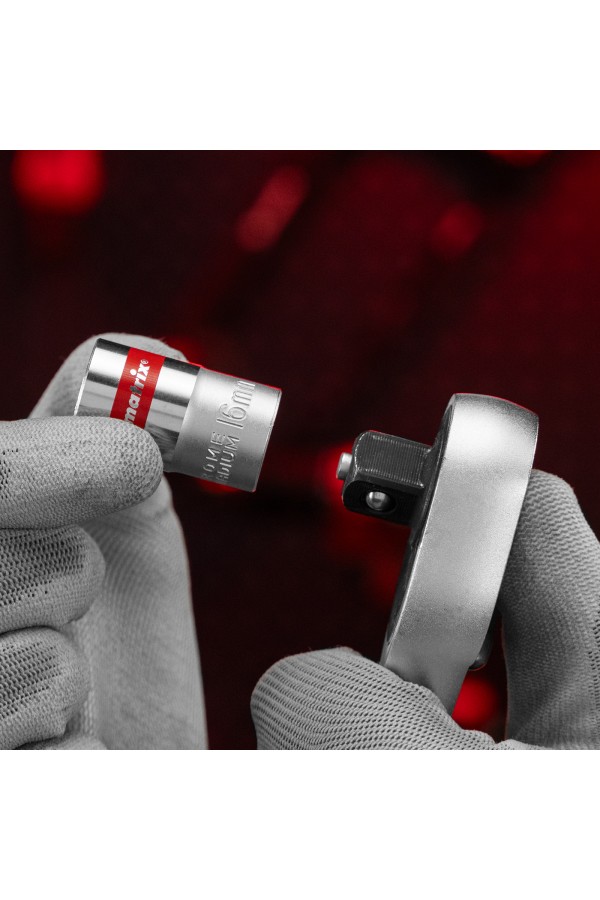 Головка торцевая, 16 мм, шестигранная, CrV, под квадрат 1/2, хромированная Matrix