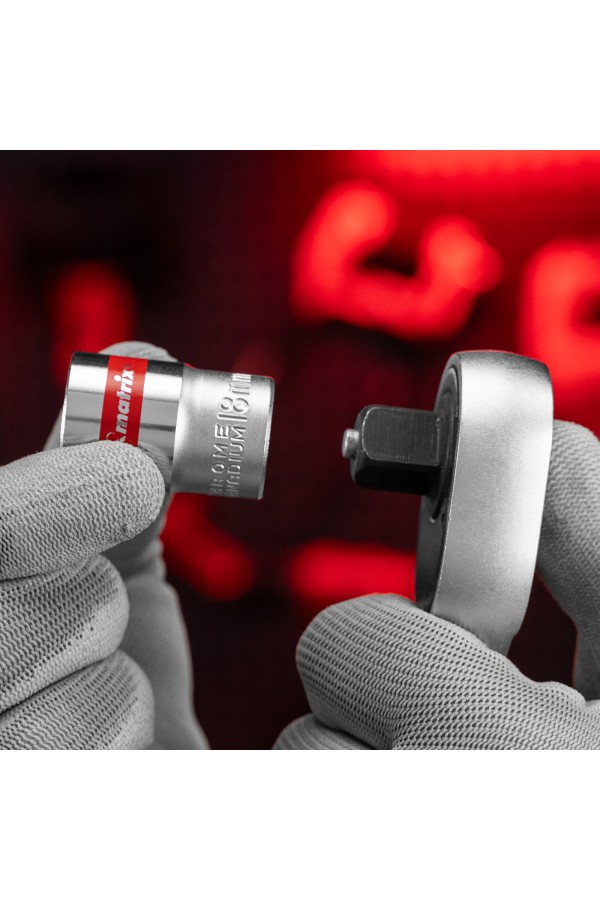 Головка торцевая, 18 мм, шестигранная, CrV, под квадрат 1/2, хромированная Matrix