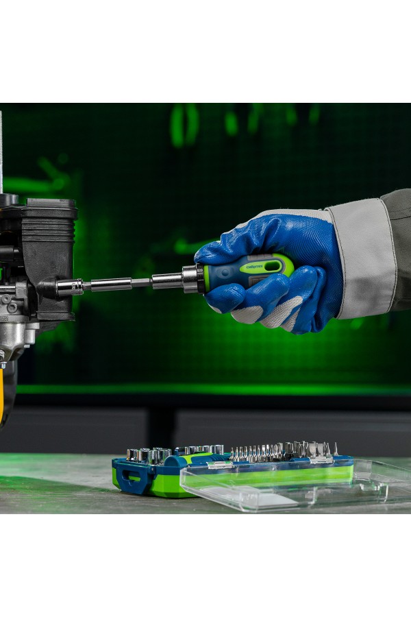 Отвертки реверсивные с набором бит и торцевыми головками, 41 шт, CrV Сибртех