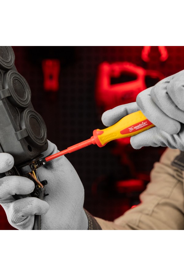 Набор диэлектрических отверток 7 шт, до 1000 В, пробник электрический до 250 В, двухкомпонентные рукоятки Matrix Professional