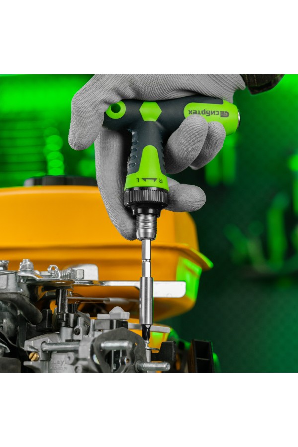 Отвертка Т-образная реверсивная с набором бит, торцевых головок, 33 предмета, CrV Сибртех