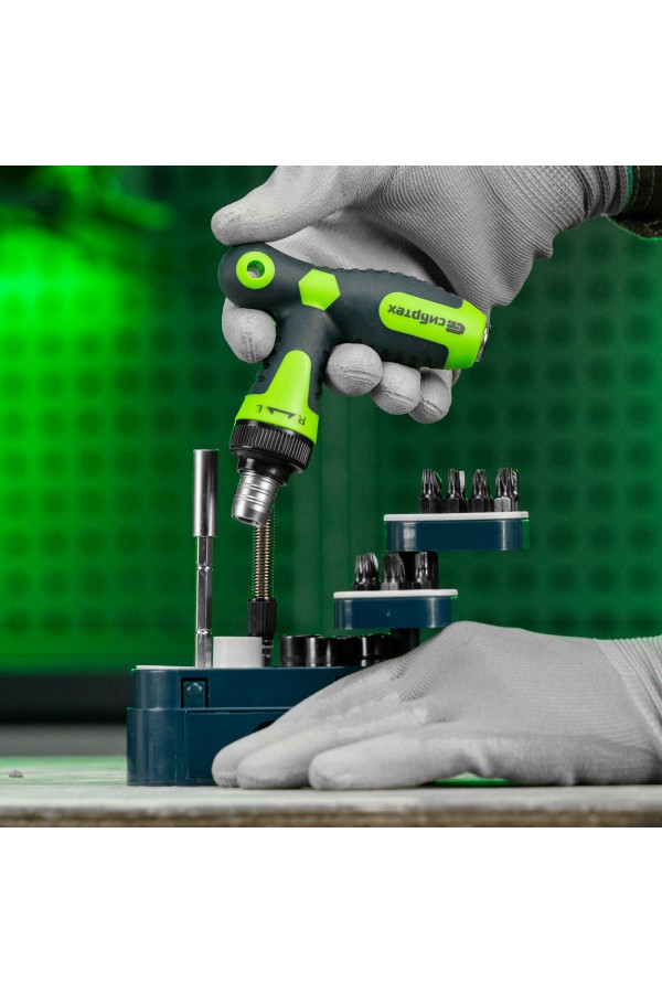 Отвертка Т-образная реверсивная с набором бит, торцевых головок, 33 предмета, CrV Сибртех