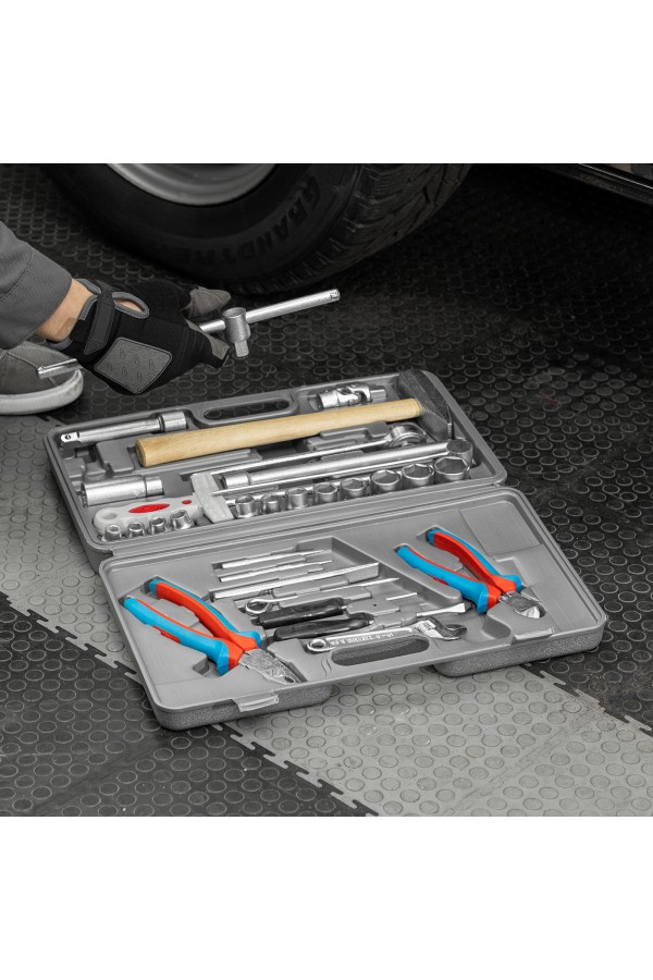 Набор слесарно-шоферского инструмента 