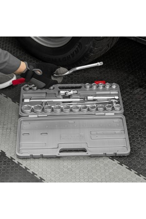 Набор шоферского инструмента № 4, пластиковый бокс (НИЗ) Россия